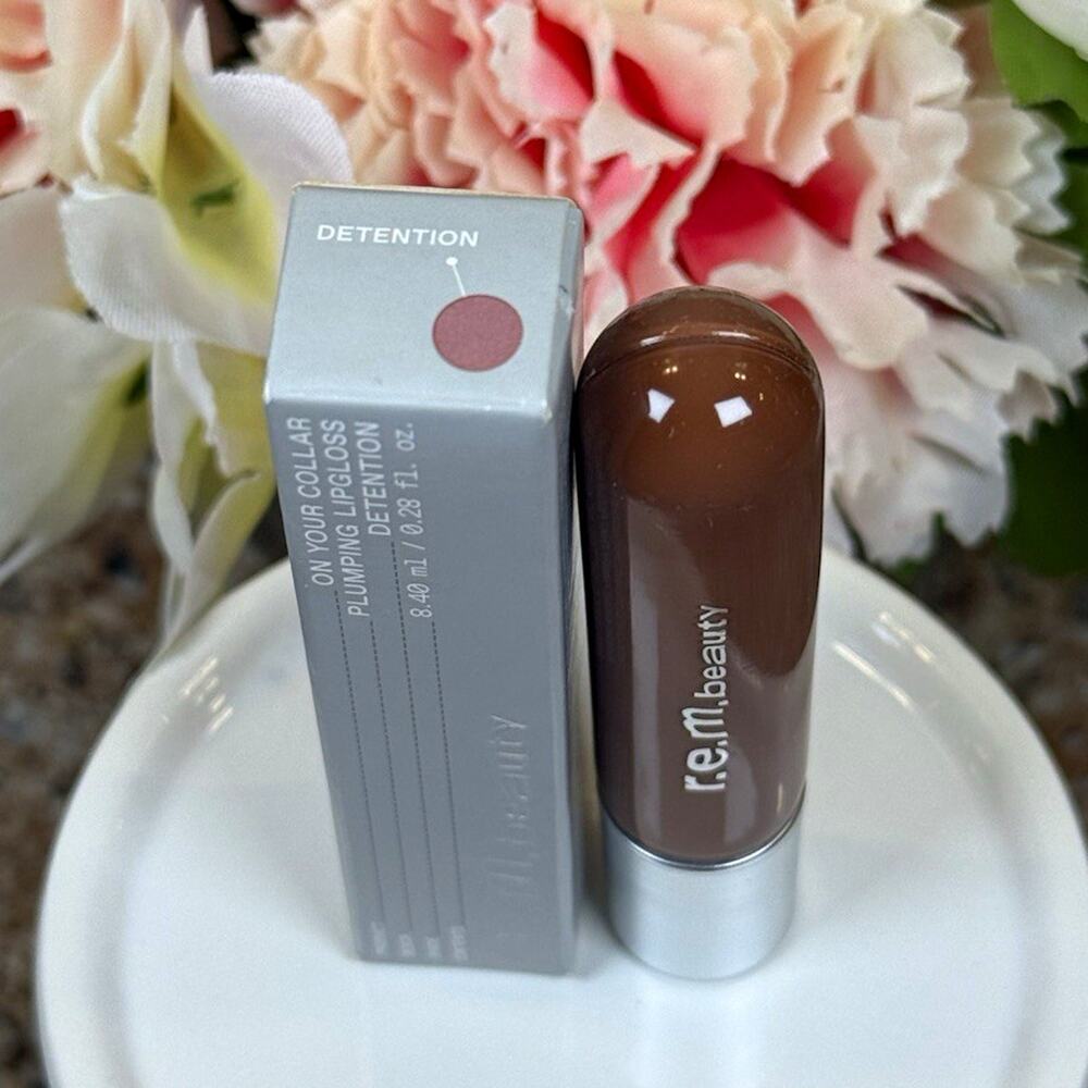 r.e.m. beauty On Your Collar Plumping Lip Gloss Detention 0.28 fl oz NEW